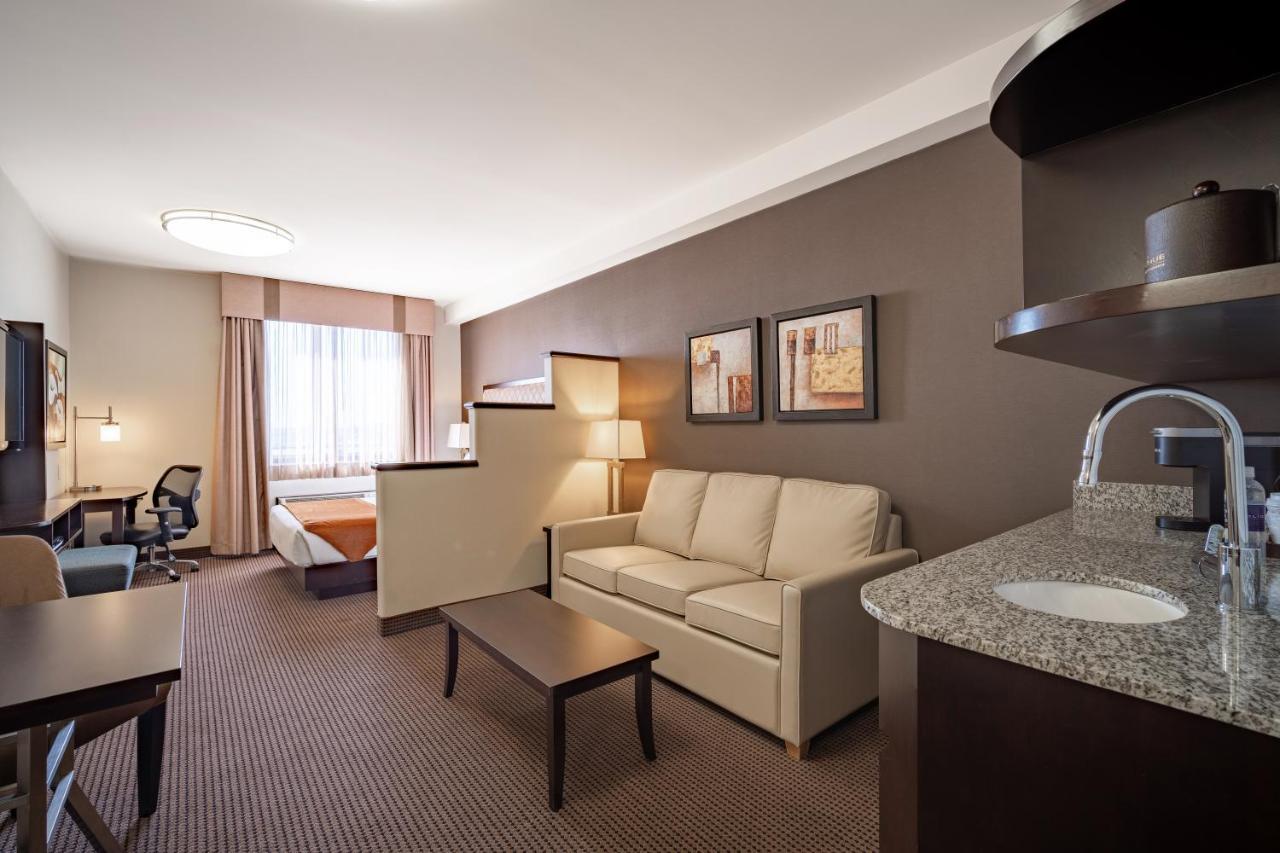 Acclaim Hotel By Clique Calgary Exterior photo