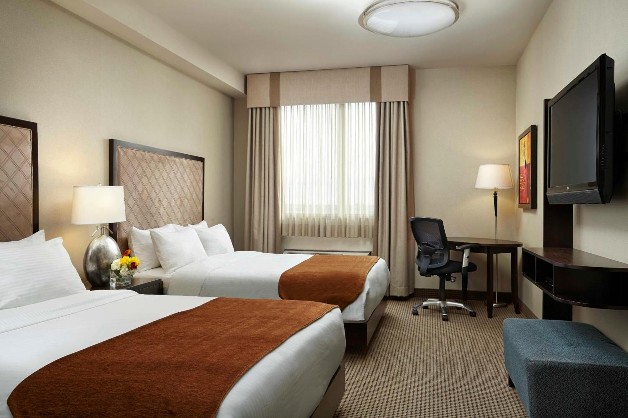 Acclaim Hotel By Clique Calgary Exterior photo