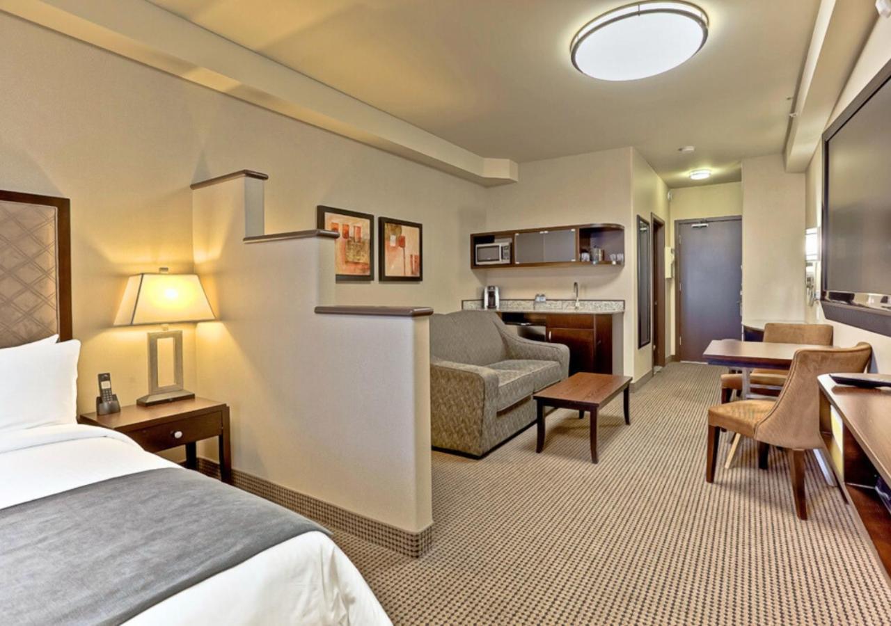 Acclaim Hotel By Clique Calgary Exterior photo