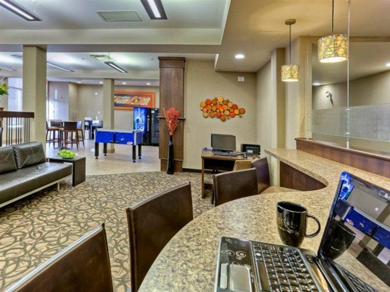 Acclaim Hotel By Clique Calgary Exterior photo