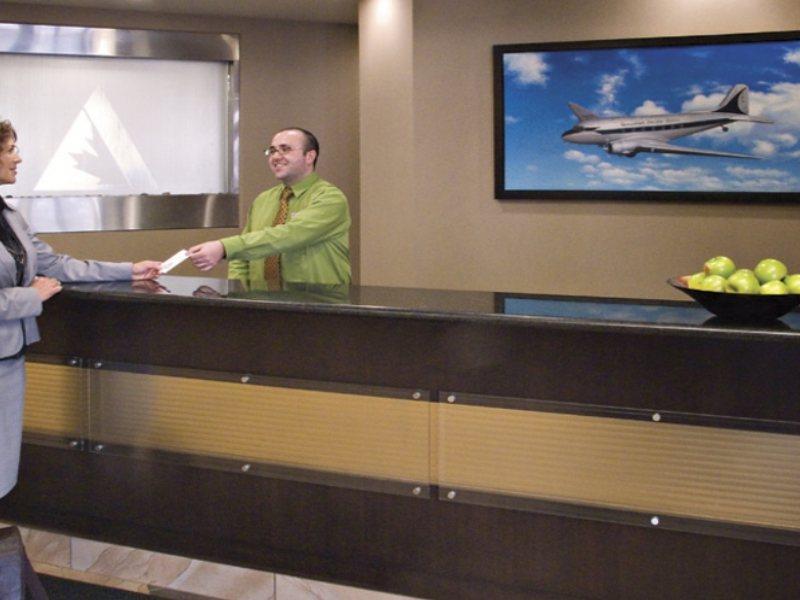 Acclaim Hotel By Clique Calgary Exterior photo