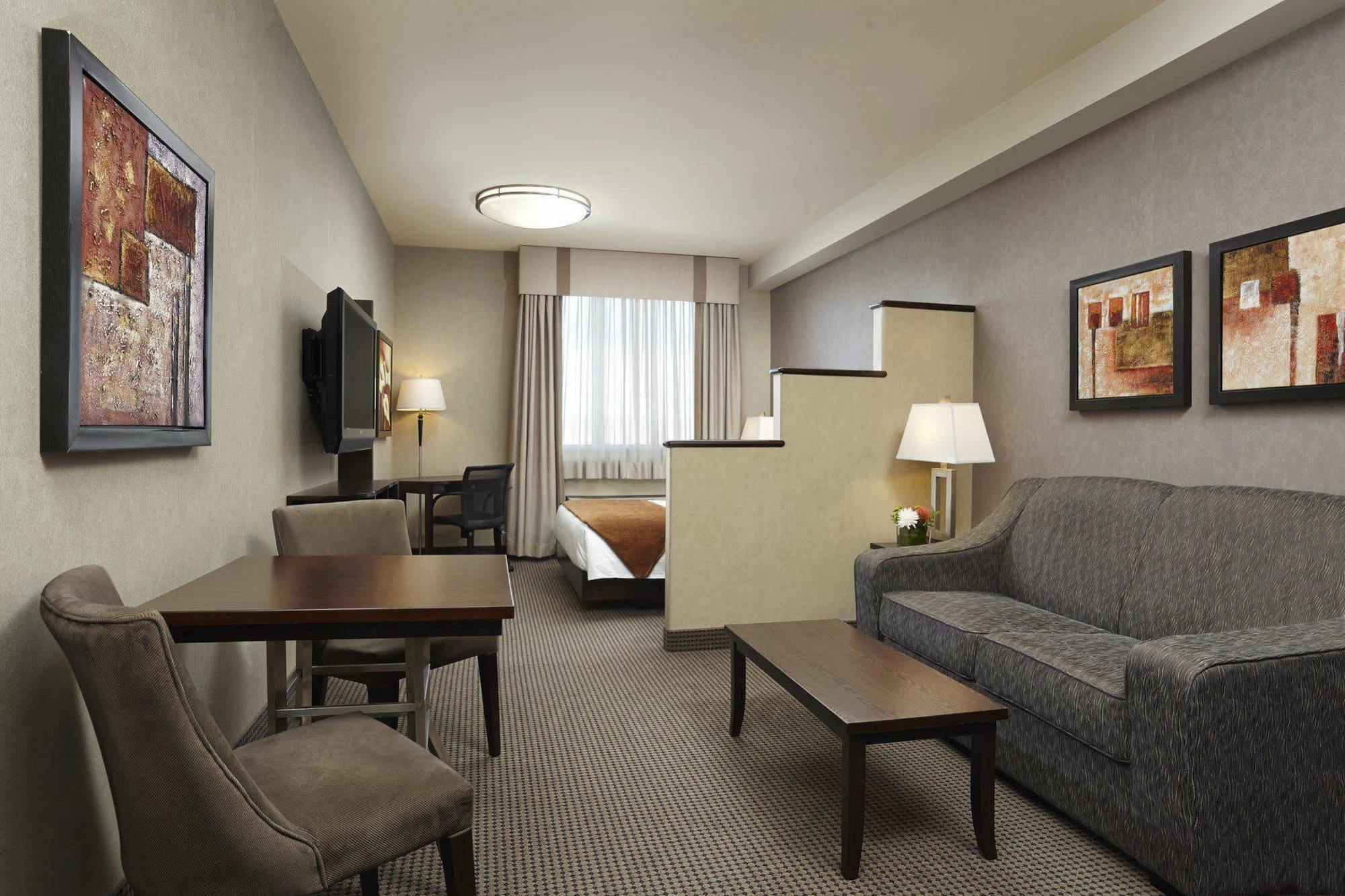 Acclaim Hotel By Clique Calgary Exterior photo
