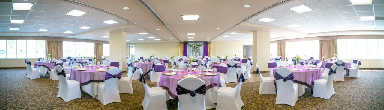 Acclaim Hotel By Clique Calgary Exterior photo